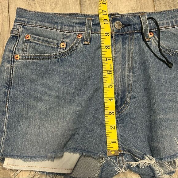 Levi’s 505 Cutoff Mid Rise Oversized Jean Jean Denim Short 30 - Picture 7 of 8